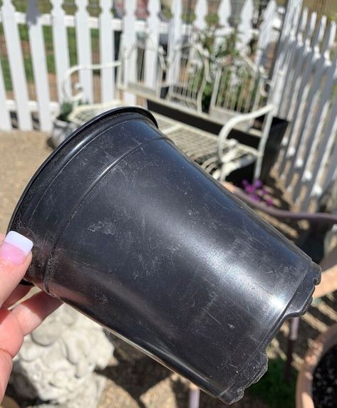 Check out this dollar store plastic planter upgrade and decorate your home on a budget. How To Make Cheap Plastic Pots Look Expensive, Make Plastic Look Like Metal, Upcycle Flower Pots, Diy Plastic Pot Makeover, How To Make Planters, Diy Plastic Planter Makeover, Planters Diy Outdoor, Decorate Plastic Plant Pots, Plastic Plant Pots Makeover