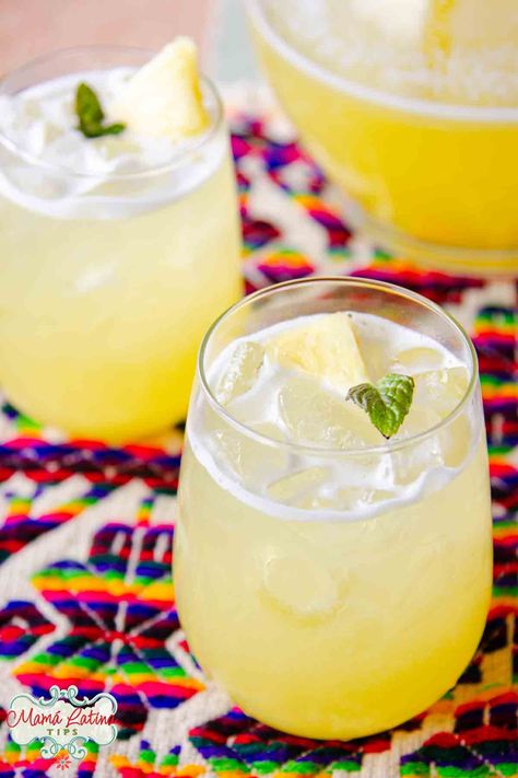 Agua Fresca Pineapple, Pineapple Aqua Fresca, Mexican Pineapple Water Recipe, Pineapple Fresca, Pineapple Water Recipe, Pineapple Agua Fresca, Fresca Drinks, Pineapple Popsicles, Cucumber Gazpacho