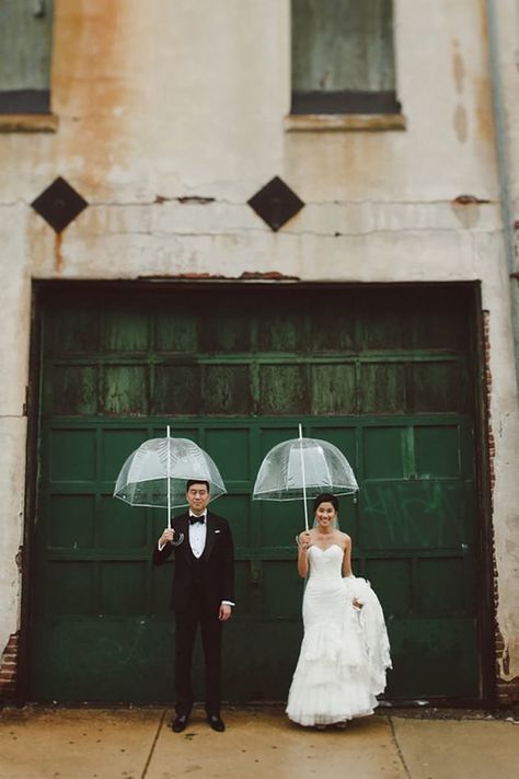 Don't let the rain ruin your day. Save this for rainy wedding day photo ideas. Raining Wedding Pictures, Wedding Umbrella Pictures, Bubble Umbrella Wedding, Umbrella Wedding Pictures, Umbrella Wedding Photos, Rain Wedding Photos, Wet Wedding, Rainy Wedding Photos, Wedding Couple Pictures