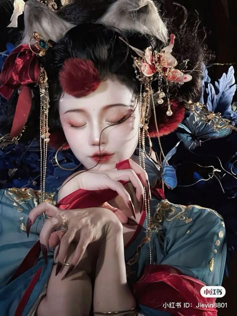 Hands On Face, Zbrush Character, Ruyi's Royal Love In The Palace, Female Art Painting, Chinese Fashion, Makeup Clothes, Sketch Inspiration, Beauty Dress, Photography Beauty