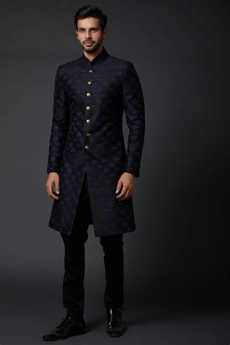 Black Sherwani, Indian Wedding Suits Men, Mens Traditional Wear, Indian Wedding Clothes For Men, Groom Sherwani, Sherwani For Men Wedding, Boys Kurta Design, Wedding Kurta For Men, Stylish Mens Suits