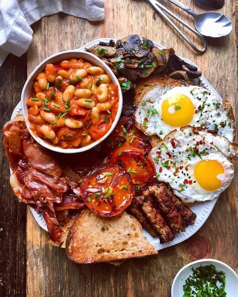 Food52 on Instagram: “Just in case you aren't doing Dry January and you're looking for a bit of a hangover helper, we'll leave this Full English breakfast with…” Cilantro Recipes, Breakfast Photography, Breakfast Platter, Full English Breakfast, Dry January, Big Breakfast, Bacon Jam, Food Pics, English Breakfast