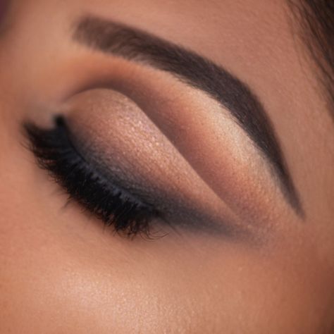 Glam Smokey Eye Makeup Hooded Eyes, Soft Glam Makeup Looks Green Eyes, Nude Smokey Eye Makeup Brown Eyes, Ombre Makeup Looks Eyes, Full Face Makeup Glam Brown Eyes, Fall Soft Glam Makeup, Eye Crease Makeup, Prom Makeup For Hazel Eyes Full Face, Smokey Cut Crease Eye Makeup