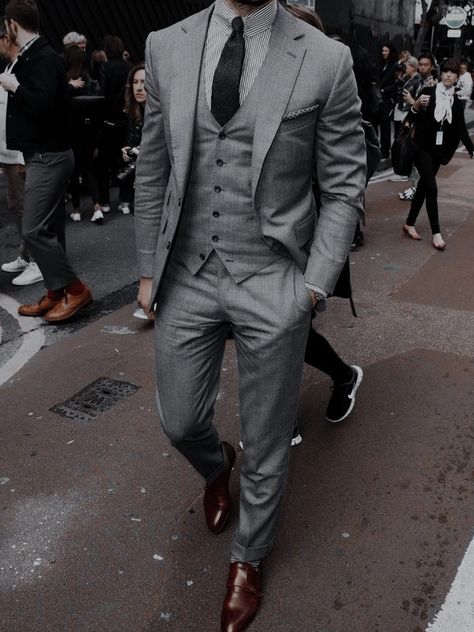 Mens Suits Black, Mens Suits Navy, Tuxedo Prom, Wedding Suits Groomsmen, Grey Suit Men, Suit Groom, Suits Prom, Groomsmen Wedding, Designer Suits For Men