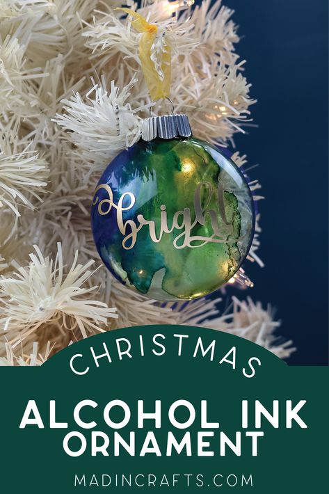 Alcohol Ink Christmas, Ink Ornaments, Glass Ornaments Diy, Clear Plastic Ornaments, Homemade Advent Calendars, Clear Christmas Ornaments, Alcohol Ink Glass, Simple Snowflake, Alcohol Ink Crafts