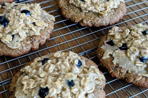 Crumbl Blueberry Muffin Cookie with Streusel - Healthy Copycat Protein Mix Recipes, Copycat Crumbl Cookies, Blueberry Muffin Mix, Crumbl Cookies, Muffin Streusel, Kodiak Cakes, Cookie Company, Muffin Mix, Blueberry Muffin