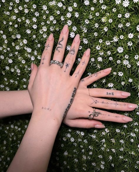 dove cameron nails Trendy Tattoo Ideas, Dove Cameron Tattoo, Rare Tattoos, Simple Tattoos For Women, Dove Tattoo, Finger Tats, Korean Tattoos, Hand And Finger Tattoos, Hand Tats