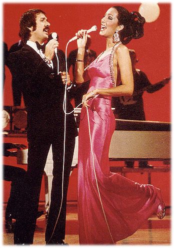 Nick & Jessica, meet Sonny & Cher | Peel Slowly Sonny And Cher Show, Cher 70s, Nick And Jessica, Cher Show, Sonny And Cher, Cher And Sonny, Sonny Cher, Cher Outfits, Cher Bono