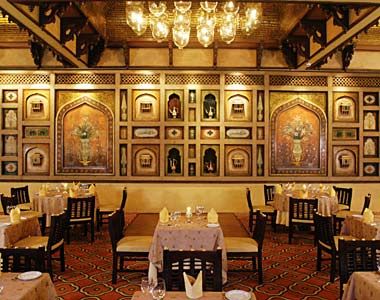 Best Indian cuisine...the Taj Majal Hotel in New Delhi Indian Restaurant Design, Rajasthani Theme, Resturant Interior, Restaurant Decor Ideas, Big Houses Interior, Luxury Restaurant Interior, Theme Restaurant, Indian Interior Design, Interior Designers In Delhi