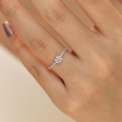 Everyday Jewelry Silver, Solitaire Diamond Ring, Circle Ring, Diamond Simulant, Silver Wedding Rings, Solitaire Diamond, Diamond Solitaire Rings, Cz Diamond, Minimalist Rings