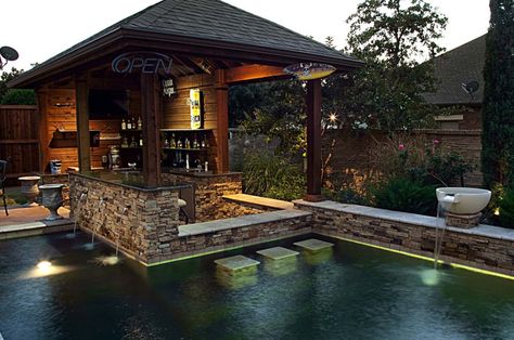 33 Impressive swim-up pool bars built for entertaining Pool Bars, Amazing Pools, Inground Pool Designs, Kolam Air, Property Ideas, Tiki Bars, Room Vibes, Pools Backyard, Waterfalls Backyard