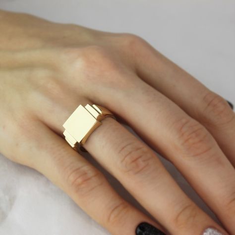 Square Signet Rings Women, Square Signet Ring, Signet Rings Women Vintage, Signet Ring Vintage, Italy Shopping, Pinky Rings For Women, 14k Gold Signet Ring, Hand Jewelry Rings, Pinky Signet Ring