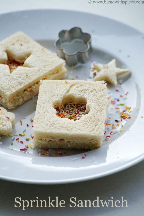 Sprinkle Sandwich / Fairy Bread Sandwich Recipe with Video. blendwithspices.com Sandwich Recipes For Kids, Cute Breakfast Ideas, Kids Snack Box, Vegetable Sandwich, Easy Sandwich, Fruit Sandwich, Bread Sandwich, Vegan Kids Recipes, Snack Boxes