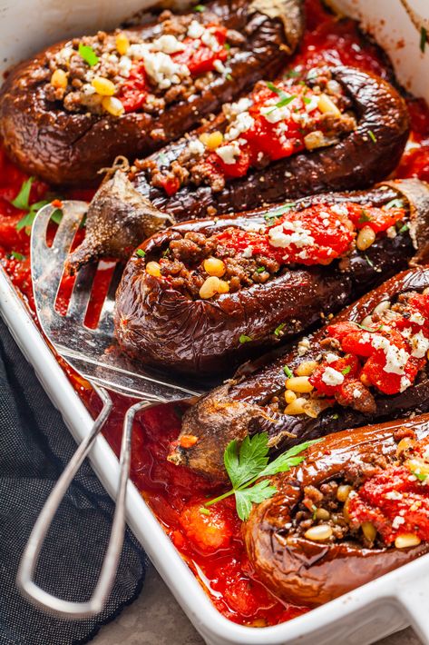 Middle Eastern Meat Stuffed Eggplant #eggplant #pinenuts #stuffed #tomato #middleeastern #aubergine Middle Eastern Eggplant, Eggplant Stuffed, Eggplant Recipes Easy, Greek Appetizers, Stuffed Eggplant, Eggplant Dishes, Middle Eastern Dishes, Mediterranean Dishes, Eggplant Recipes