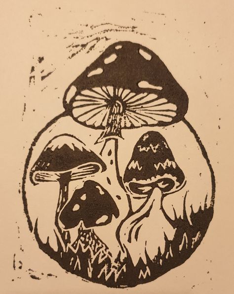 Linoleum Print Mushroom, Gnome Linocut, Mushroom Lino Print, Simple Linocut Designs, Xilografia Ideas Faciles, Autumn Linocut, Linocut Art Simple, Wood Printing, Linoleum Print