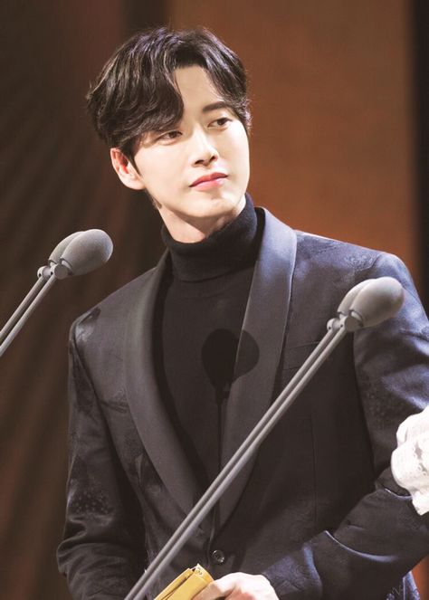 { Park HaeJin } Park Hye Jin, Rock Hard Abs, Park Haejin, Park Hae Jin, Asian Man, Awards Night, Lee Seung Gi, Korean Couple, Korean Star