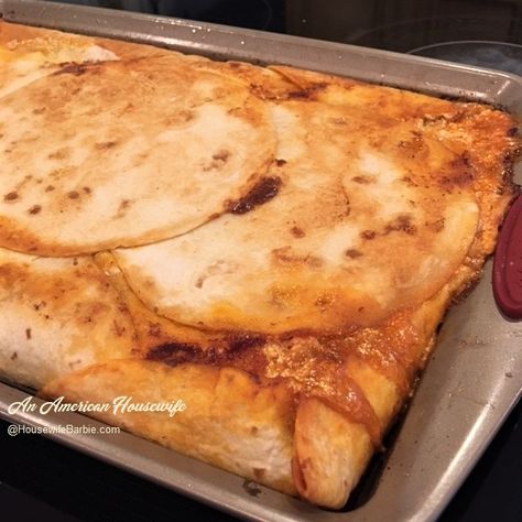 Pan Crunch Wrap Supreme, Crunch Wrap Casserole Recipe, Breakfast Crunchwrap Casserole, Crunch Wrap Casserole All Recipes, Tortilla Sheet Pan Recipe, Sheet Pan Taco Crunch Wrap, Sheet Pan Crunchwrap, Baked Crunch Wrap Supreme, Taco Bell Crunch Wrap Casserole