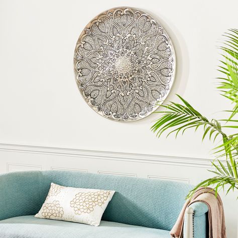 Add a show-stopping piece in glam style homes with this metal wall decor.  #ad #afflink #homedecor #homeaccessories #walldecor #metalwallart #metalwalldecor Moroccan Wall Decor, Glam Interior, Glam Wall Decor, Silver Wall Decor, Style Bungalow, Inexpensive Decor, Dimensional Wall Art, Moroccan Wall, Plate Wall Decor