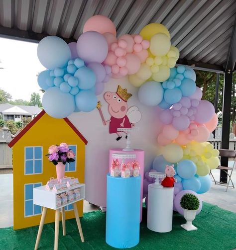 Diy Peppa Pig Backdrop, George Pig Birthday Party, Peppa Pig Happy Birthday, Peppa Pig Birthday Decorations, Girls Tea Party Birthday, Peppa Pig Balloons, Peppa Pig Birthday Party Decorations, Peppa Pig Decorations, Peppa Pig Birthday Cake