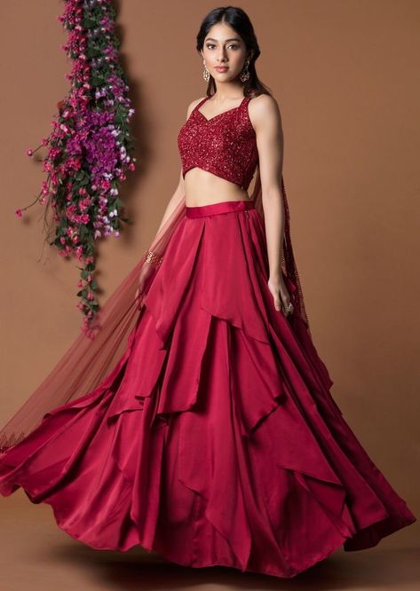 We have collected latest and best blouse designs for bride and bridesmaids for weddding functions. from bridal blouse deigns to unique blouse deisgns, we have 200+ blouse designs. #shaadisaga #indianwedding #blousedesign #blousedesignlatest #blousedesignsimple #blousedesignbridal #blousedesigndifferent #blousedesignunique #blousedesignembroidered #blousedesignweddingsaree #blousedesignpink #blousedesignbackless #blousedesignboatneck #blousedesignnew #blousedesignmirrorwork #blousedesignlehenga Ruffle Lehanga, Designer Lehanga, Layered Lehenga, Orang India, Ethnic Clothes, Lehenga Crop Top, Ghaghra Choli, Pengantin India, Crop Top Lehenga