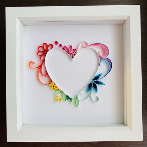 Quilling Valentine, Quilling Hearts, Heart Quilling, Rainbow Stuff, Diy Quilling Crafts, Arte Quilling, Art Quilting, Paper Quilling Patterns, Quilled Paper Art