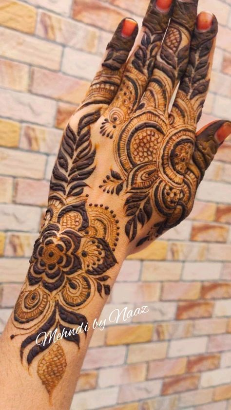 Henna Aesthetic, Flower Mehndi Designs, Latest Mehndi Designs Wedding, Dubai Mehndi, Mehedi Design, Mahendi Designs, Khafif Mehndi Design, Eid Crafts, Legs Mehndi Design