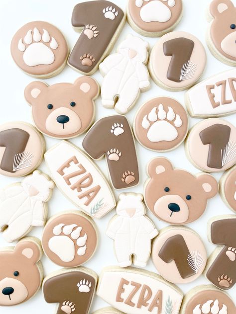 Teddy Bear Picnic Themed Birthday Party, Teddy Bear Picnic Party Decorations, First Birthday Neutral, Bear Birthday Party Ideas, Teddy Bear Birthday Theme, Bear Themed Birthday Party, Baby Bear Birthday Party, Teddy Bear First Birthday, First Birthday Theme Boy