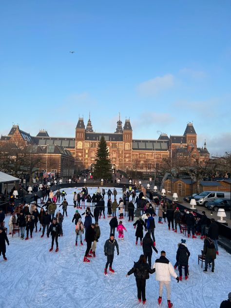 Amsterdam Ice Skating, Winter In The Netherlands, Amsterdam Christmas Aesthetic, Amsterdam Winter Aesthetic, Amsterdam Aesthetic Winter, Snow Amsterdam, Europe Winter Aesthetic, Amsterdam December, Netherlands Winter