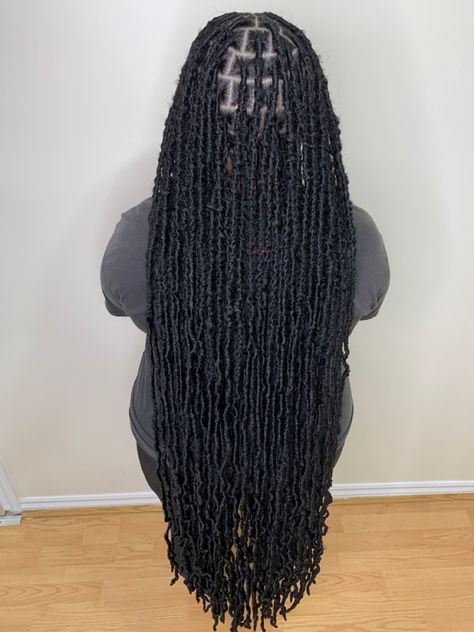 Hair Jah Locs, Hair Braid Patterns, 2023 Hairstyles, Faux Dreads, Weave Hairstyles Braided, Crochet Faux Locs, Soft Locs, Sleek Ponytail Hairstyles, Butterfly Locs