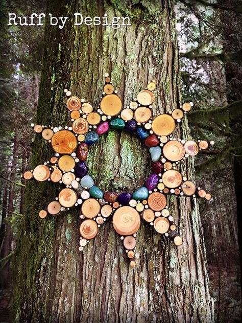 Wood Log Crafts, Wood Art Diy, Driftwood Art Diy, Wood Craft Projects, Wood Slice Art, Wood Slice Crafts, Deco Nature, Driftwood Crafts, Candy Christmas