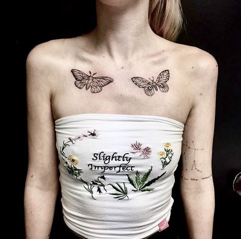 Butterfly On Collar Bone, Moth Collar Bone Tattoo, Collar Bone Tattoo Butterfly, Tattoo Collar Bone, Bone Tattoo, Body Decoration, Tattoo Butterfly, Moth Tattoo, Collar Bone Tattoo