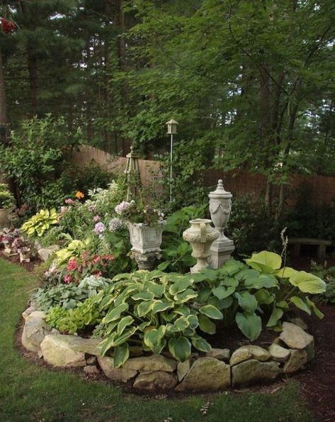 Southern Landscape, Yard Edging, Shaded Garden, Memory Garden, Shade Garden Design, Yard Plants, Lots Of Plants, Hosta Gardens, Shade Gardens