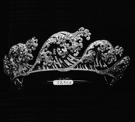 Boucheron tiara Royal Crowns, Royal Tiaras, Amber Rose, Royal Jewels, Royal Jewelry, Crown Jewels, Tiaras And Crowns, Hair Ornaments, A Black