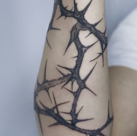 Thorn Sleeve Tattoo, Thorny Vine Tattoo, Rose Thorn Tattoo, Branches Tattoo, Thorny Vines, Thorns Tattoo, Neck Tattoo Ideas, Thorn Tattoo, Collarbone Tattoo