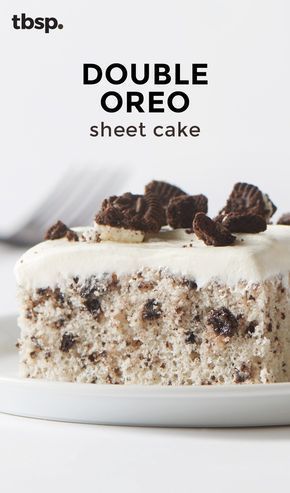 Double Oreo Sheet Cake Recipe - (tablespoon) Oreo Sheet Cake, Whipped Vanilla Frosting, Oreo Frosting, Crushed Oreo, Oreo Desserts, Cookies Cake, Sheet Cake Recipes, Savory Cakes, Salty Cake