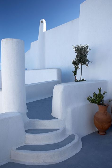 Santorini Cycladic Architecture Cycladic Architecture, Greece Architecture, Mediterranean Architecture, Greek House, Kusadasi, Santorini Greece, Greek Island, Diy Life, Beautiful Places To Travel