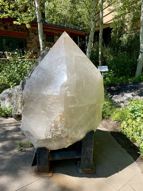 My Astonishing Metaphysical Experience With a 3000 Lb. Crystal | by Heather Paz | ILLUMINATION | Medium Giant Crystal, Radiant Energy, Power Stone, Rocks And Minerals, Healing Stones, Crystals And Gemstones, Brazil, Healing, Gemstones