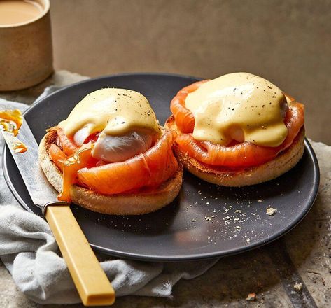 Next level eggs royale Eggs Royale, Salmon Poached, Homemade Hollandaise Sauce, Homemade Brunch, Creamy Eggs, Hollandaise Sauce, Easy Eggs, Creamed Eggs, Bbc Good Food Recipes