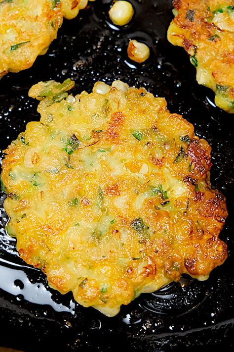 Jalapeno Corn Fritters, Mealprep Dinner, Cheddar Corn, Corn Fritter, Corn Fritter Recipes, Veggie Meal, Savory Sides, Weekend Food, Make Pancakes