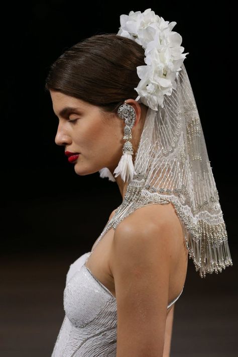 Naeem Khan Bridal, Dramatic Veil, Bridal Updos, Veil Styles, Wedding Activities, Naeem Khan, Bridal Updo, Crown Hairstyles, Wedding Headpiece