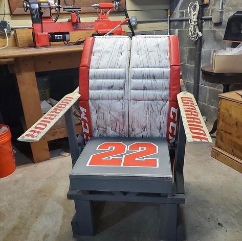 Hockey Videos on Instagram: “Goalie pad chair🙌🏻😍 • • Follow @hockeyscorers for more hockey content‼️🏒” Hockey Stick Furniture, Hockey Stick Crafts, Hockey Goalie Pads, Hockey Pads, Hockey Room Decor, Hockey Diy, Hockey Crafts, Cave Design, Hockey Bedroom