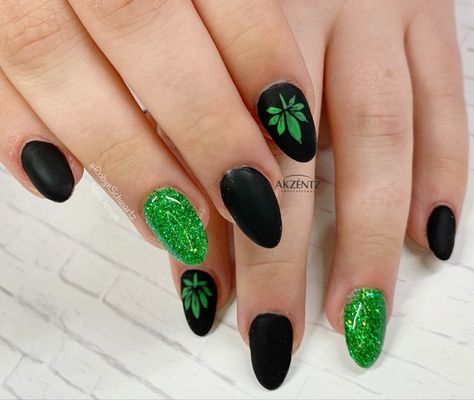 Gel nails, pot leaf nails, black nails, glitter nails Pot Nail Designs, Pot Leaf Nails, Black Nails Glitter, Leaf Nails, Witch Nails, French Manicure Nails, Cute Simple Nails, Work Nails, Nails Glitter