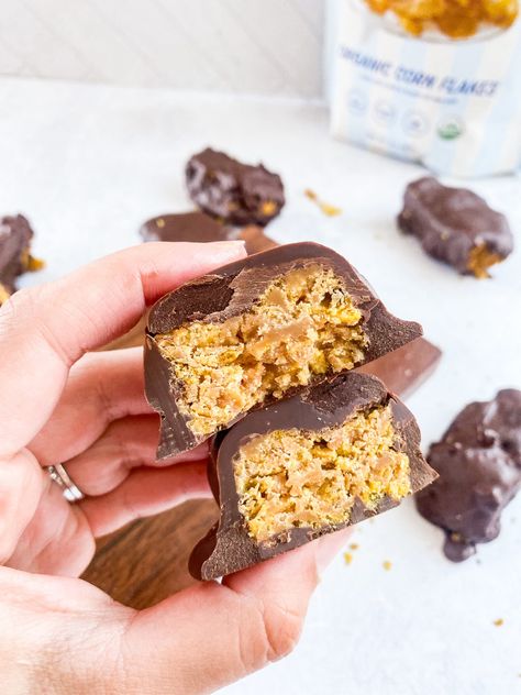 Homemade Butterfingers - Homemade Butterfingers, Peanut Butter Filling, Peanut Butter Bars, Chocolate Coating, Cereal Recipes, Vegetarian Breakfast, How To Make Homemade, Creamy Peanut Butter, Halloween Candy