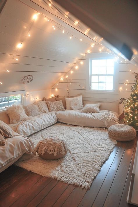 Cute Aesthetic Room, Hangout Room, Attic Ideas, Dream Bedroom Inspiration, Cute Rooms, Bedroom Decor Cozy, Room Redesign, Attic Bedroom, Cute Bedroom