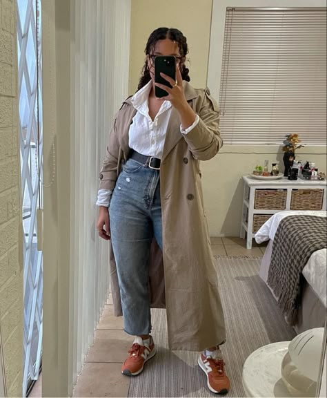 Comfy Casual Work Outfits Plus Size, Wide Leg Pants Outfit Fall Casual, September Birthday Outfit Ideas Women, Midsize Quiet Luxury, Modest Trench Coat Outfit, Plus Size Smart Casual, Earthy Business Casual, Trench Coat Plus Size, Plus Size Neutral Outfit