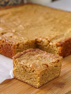 Best Blondies, Best Blondies Recipe, Blondies Recipe Easy, Work Mood, Rock Recipes, Blondies Recipe, Dessert Bar Recipe, Cookie Bar Recipes, Old Fashioned Recipes