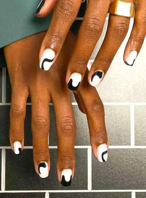 White Nails On Dark Skin, Nails On Dark Skin, Nail Polish Colors Winter, Short Nail Manicure, Colors For Dark Skin, Hippie Nails, Plaid Nails, Nails Design With Rhinestones, White Nail Polish