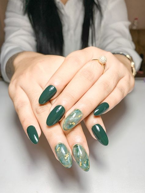 Nail Hijau, Nail Art Hijau, Nailart Green, Fancy Nail Art, Dark Green Nails, Nct Taeil, Green Nail Art, Pap Random, Nail Art Ombre