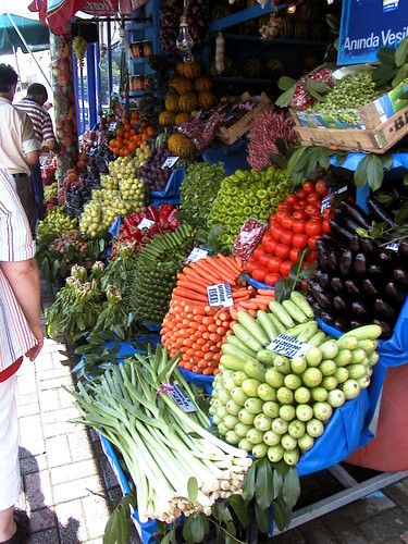 Vegetables | Betty Braun | Flickr Vegan Food Truck, Fruit And Veg Shop, Farmers Market Display, Supermarket Display, Produce Displays, Craft Market Display, Fruit Lunch, Bakery Design Interior, Vegetable Shop