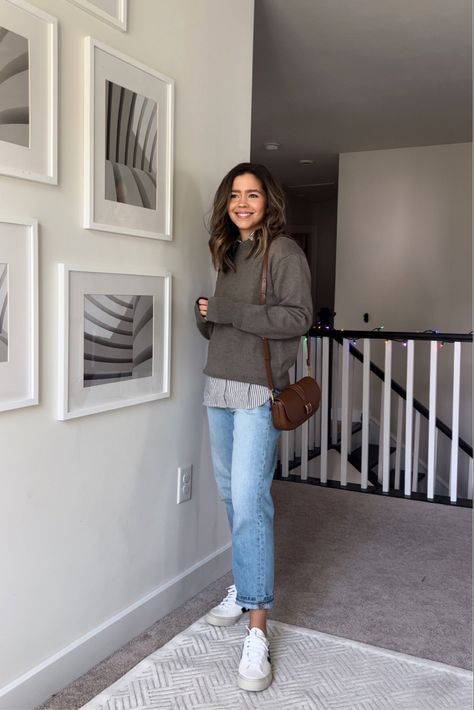 Layered Outfits Petite, Modern Mum Fashion Style, Minimalist Mom Outfit Ideas, Simple Fall Outfits 2023, Fall Outfits For Short People, Fall Outfits Millenial, Mom Friendly Fall Outfits, Spring Outfit Comfy, Millenial Outfits For Women Casual